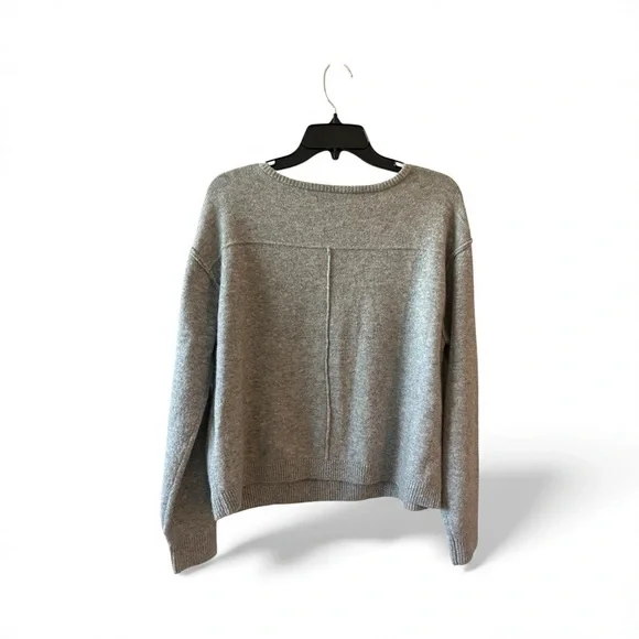 American Eagle Gray Bow Knit Sweater Size M • Long Sleeve Soft Pullover • Cute - Picture 3 of 6